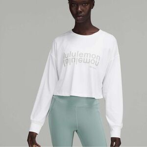 Lululemon Muscle Love Long Sleeve Shirt *Motif in white